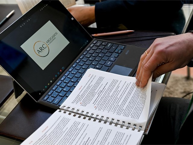 ¿Cómo proteger legalmente los activos de la empresa en caso de problemas fiscales?