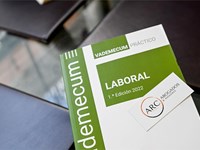 ¿Cuáles son los pasos legales a seguir para reclamar una incapacidad laboral permanente total?