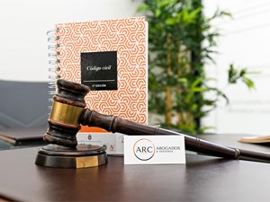 ¿Cuándo se puede solicitar una compensación económica por desequilibrio en la liquidación de gananciales en un divorcio?